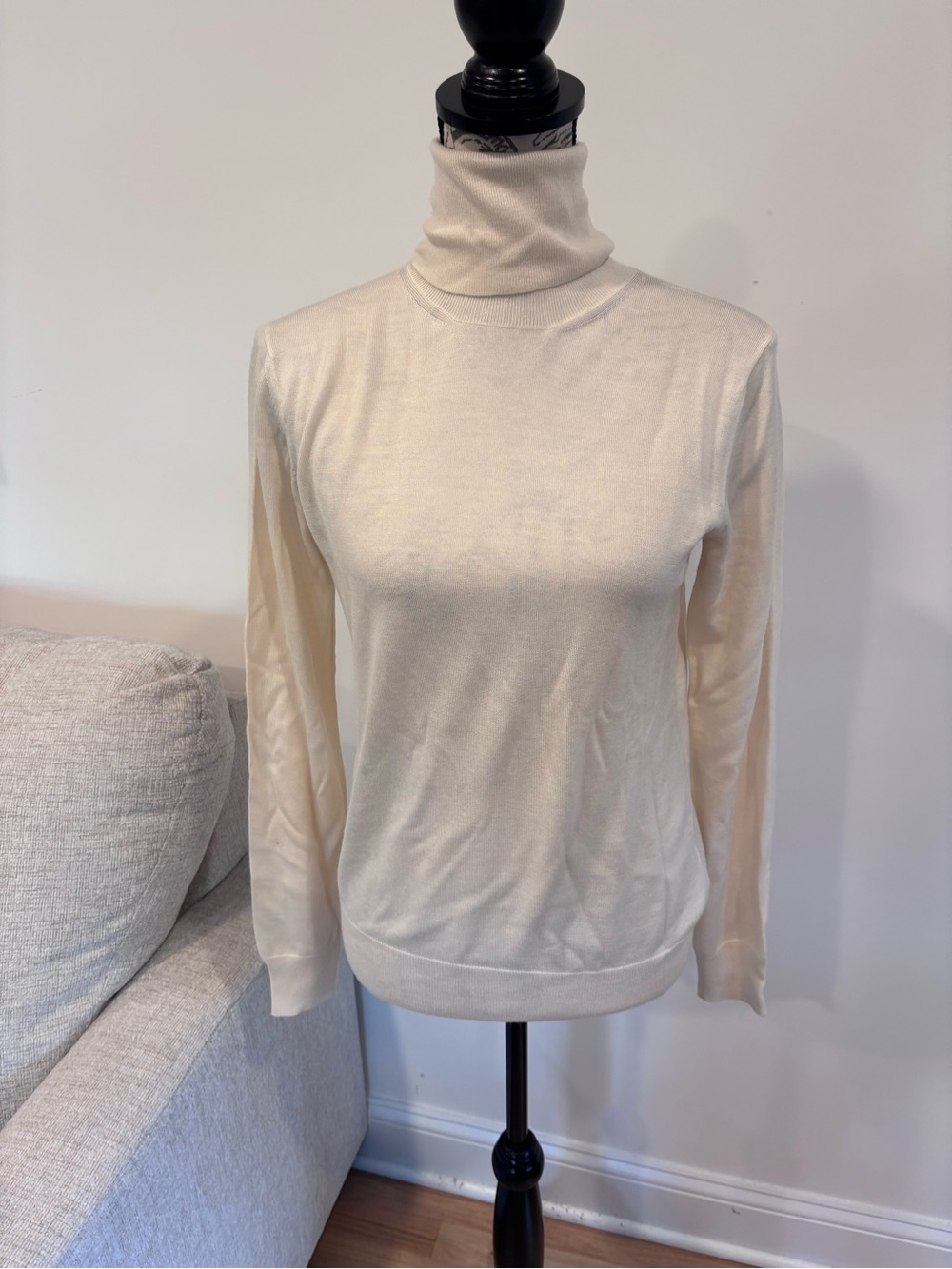 Ralph Lauren Purple Label cream cashmere turtleneck sweater size medium